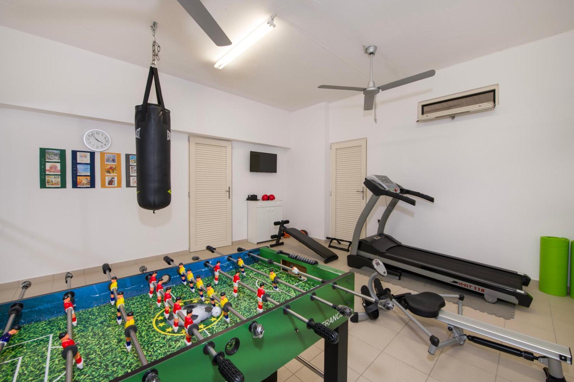 Four Seasons Private Villa - Seaview - Big Heated Pool - Gym - Sport Activities Гувес Екстер'єр фото